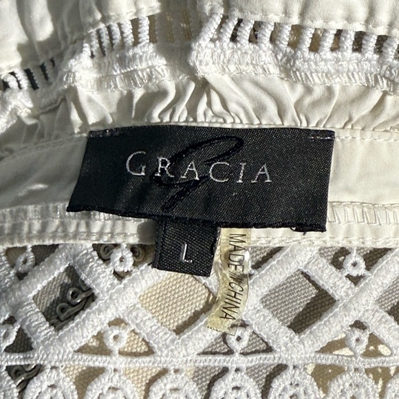 Elegant White Lace Dress - Picture 12 of 13